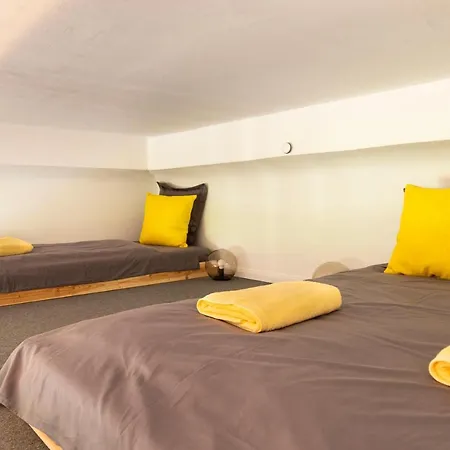 Spacious&stylish Loft Bed +s-bahn Access Berlín