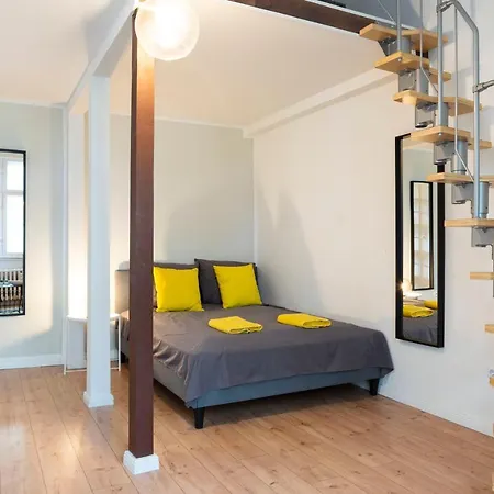 Spacious&stylish Loft Bed +s-bahn Access * Berlin
