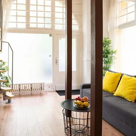Spacious&stylish Loft Bed +s-bahn Access