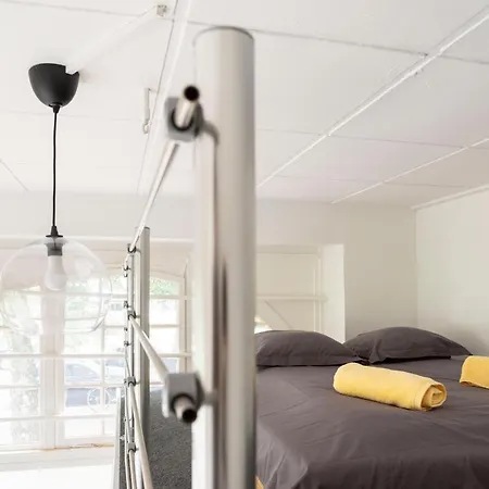 Spacious&stylish Loft Bed +s-bahn Access Apartment Berlin