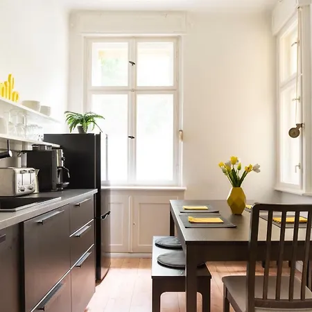 Spacious&stylish Loft Bed +s-bahn Access Apartment