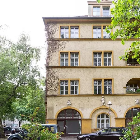 Spacious&stylish Loft Bed +s-bahn Access *