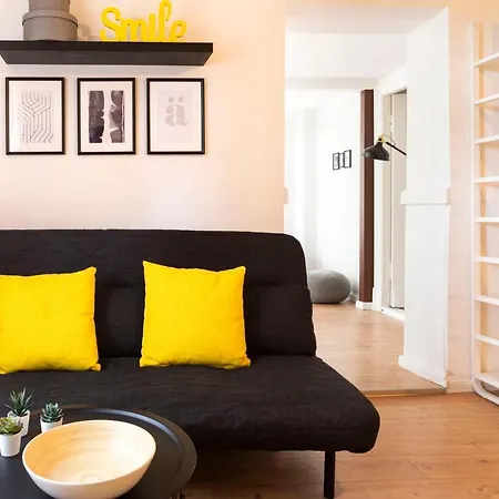 Spacious&stylish Loft Bed +s-bahn Access *
